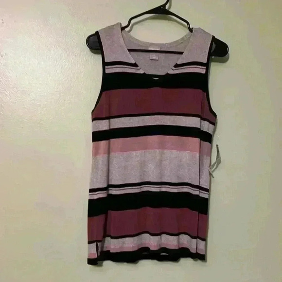 Chico's Tops - Chico’s woman’s sleeve less Summer, spring blouse.